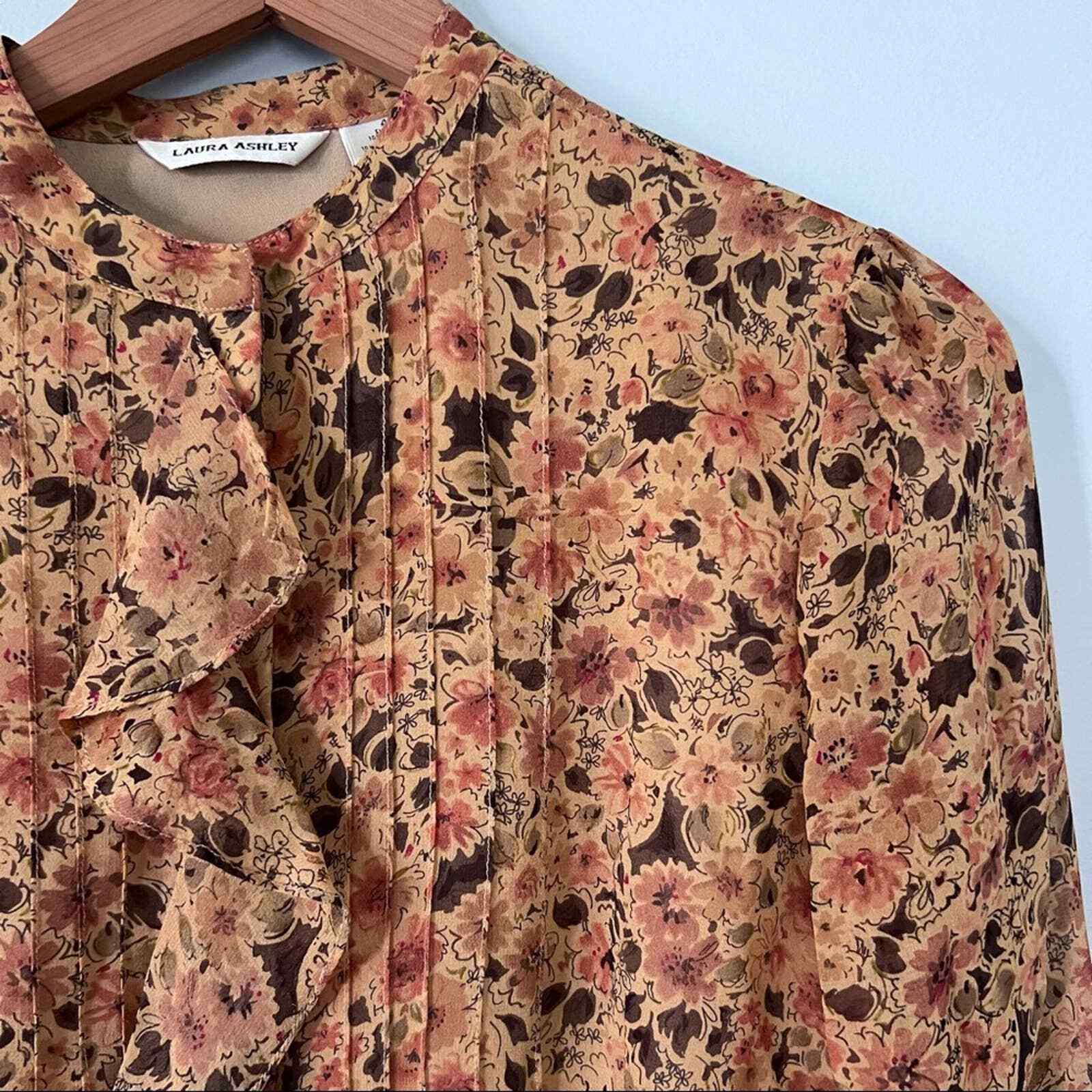 Vintage Laura Ashley Pintucked Floral Silk Blouse… - image 4