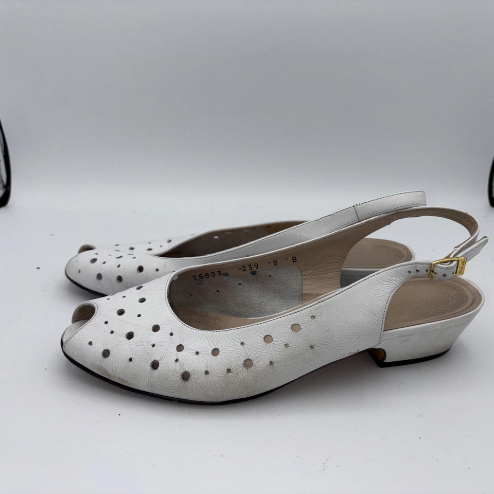 Sandalias blancas perforadas Salvatore Ferragamo Boutique Peeptoe Slingback para mujer 8B Foto 4 de 4