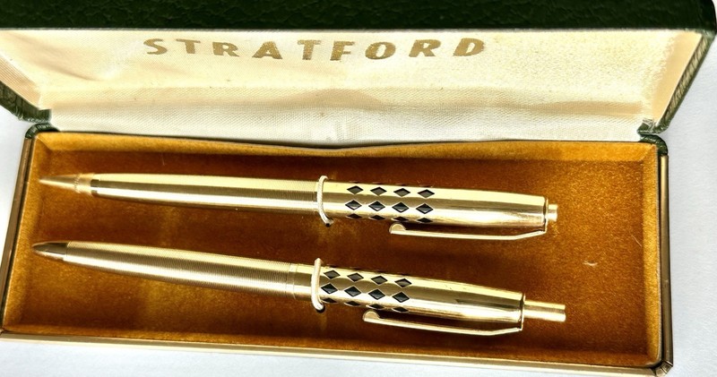 Vintage STRATFORD Gold Tone Pen & Pencil Set w/ Case Black Diamond Accent