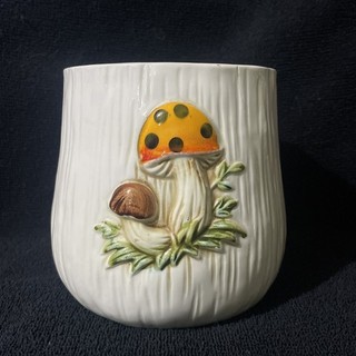 Vintage Sears & Roebuck Merry Mushroom 1976 Sugar bowl NO LID & CRACKED