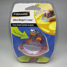 Fiskars ShapeCutter 4800 Great For Papercutting  Scrapbooking SEALED In Package