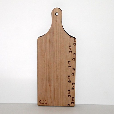 Maple Landmark Wood Cutting Board Bear Tracks 13  handle