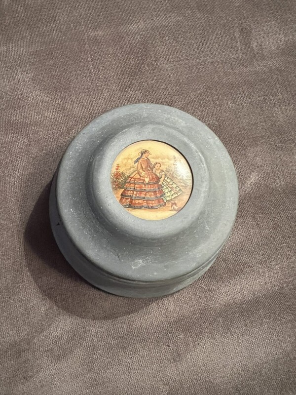 Vintage Stardust Metal Tin Windup Musical Vanity Powder Puff Holder
