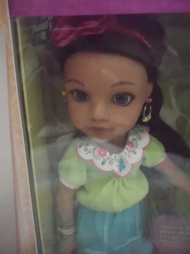 PLAYMATES HEARTS FOR HEARTS GIRLS CONSUELO FROM MEXICO DOLL WITH EXTRA DRESS NIP