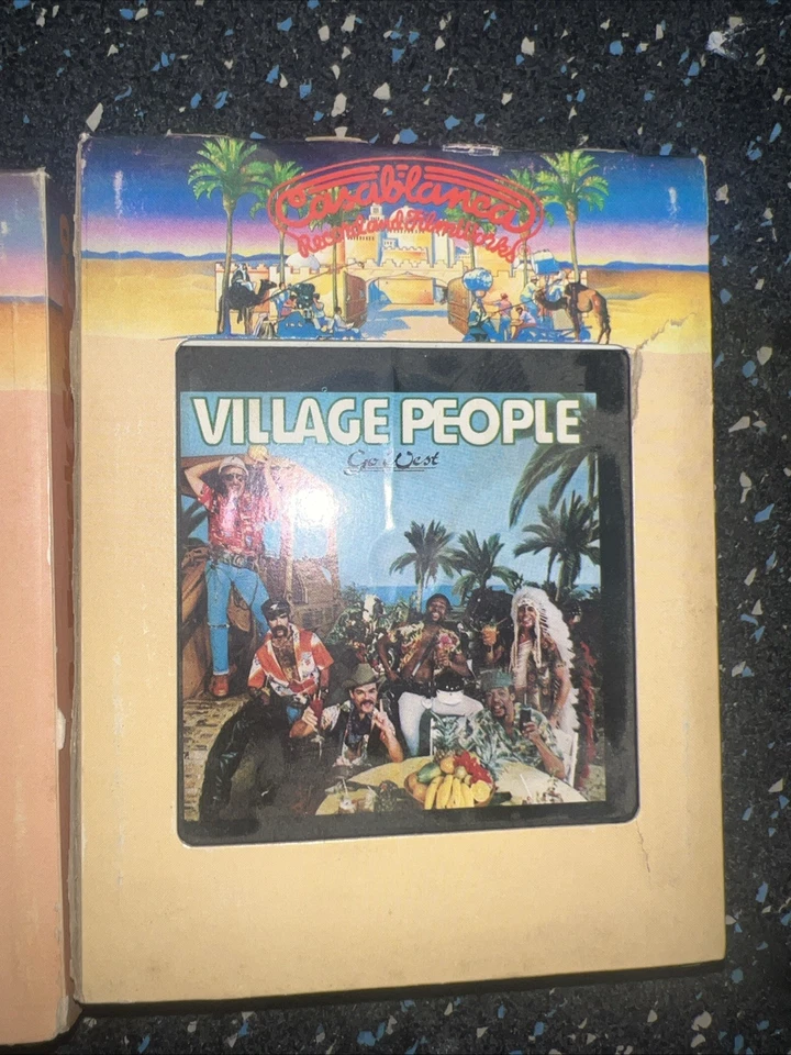 Lot of 2 Village People Cassette 8 Track Tapes! Go West & Cruisin' Disco! VTG Foto 3 de 4