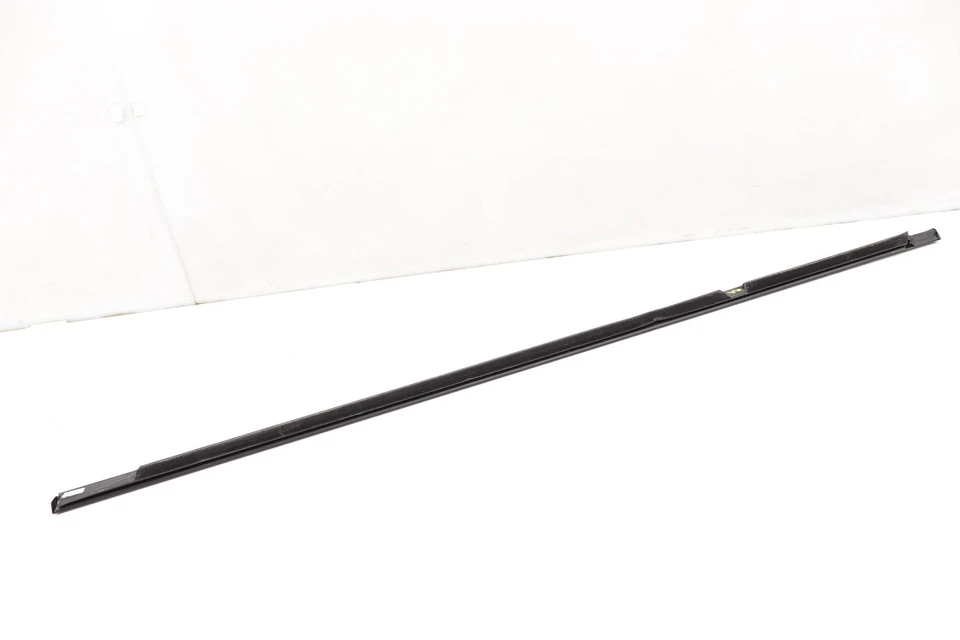 BMW 740LD XDRIVE 2015 - puerta trasera derecha ventana ranura sello/ajuste (exterior) Foto 2 de 4