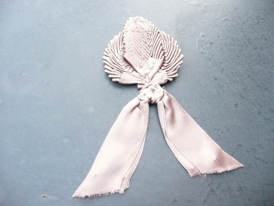 parement  ancien en galon de satin de qualité - Photo 4/4