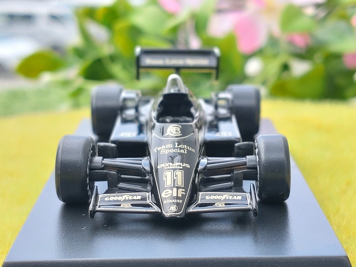 F1 / Team Lotus / Lotus 97T / No.11 E.Angelis 1985 / 1/64 Diecast