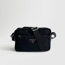 PRADA Nylon Leder Kameratasche Umhängetasche schwarz Dreieck Logo Schulter...