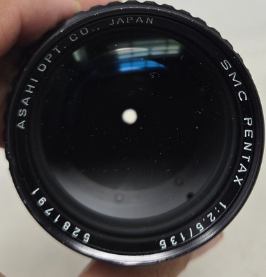Pentax SMC 135mm f2.5 Telephoto Camera Lens With Caps And Hood