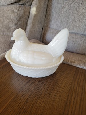 Vntg Milk Glass Hen On A Nest Candy Dish  4 1/2''×5 1/2'' Unbranded