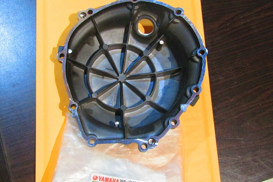 09-17 CUBIERTA MOTOR LATERAL EMBRAGUE YAMAHA FZ6R 36P-15421-00-00 Foto 2 de 2