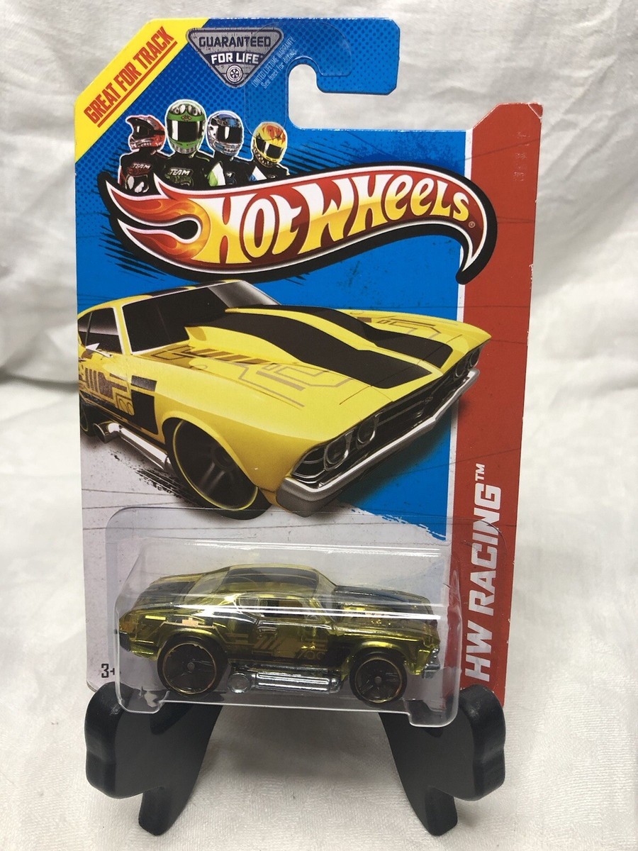 ミニカー '69 Chevelle HW RACING Hot Wheels HW Racing '69 Chevelle 137/250 1/64, COMB SHIP $1