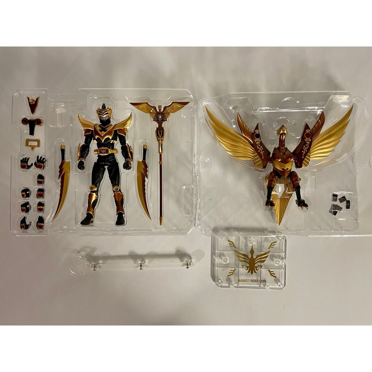 SHFiguarts MASKED RIDER ODIN ゴールドフィニッシュ Amazon.com: Bandai Tamashii Nations Masked Rider Odin and