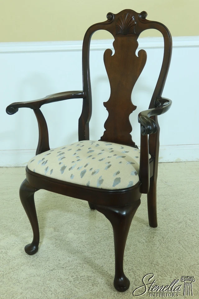 F64716EC: Par de sillones de comedor STICKLEY Philadelphia Queen Anne Foto 3 de 4