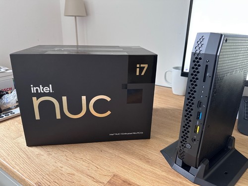 Gaming PC ASUS NUC 11 Enthusiast Kit mit RTX 2060 + Core i7 - Afbeelding 2 van 13