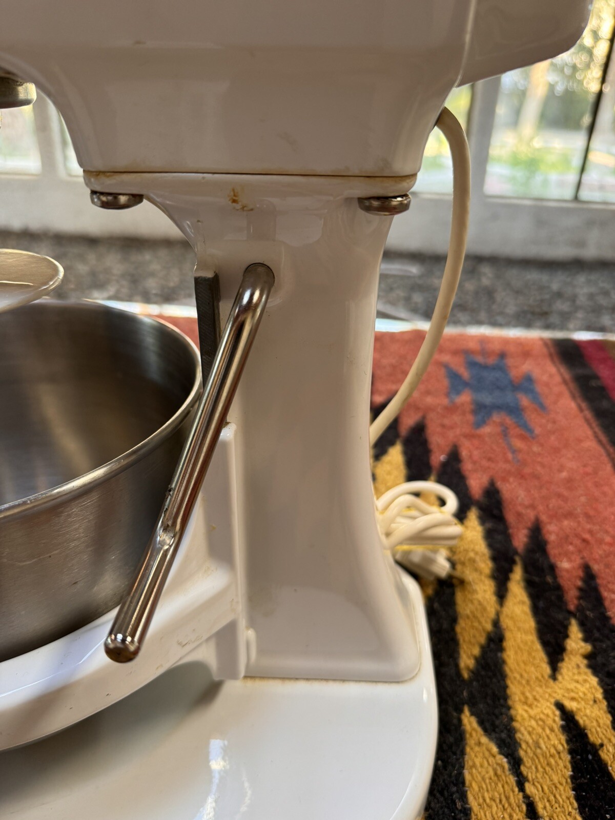 Kitchen Aid Mixer Heavy Duty 10Speed Model K5SS Bowl And Attachment