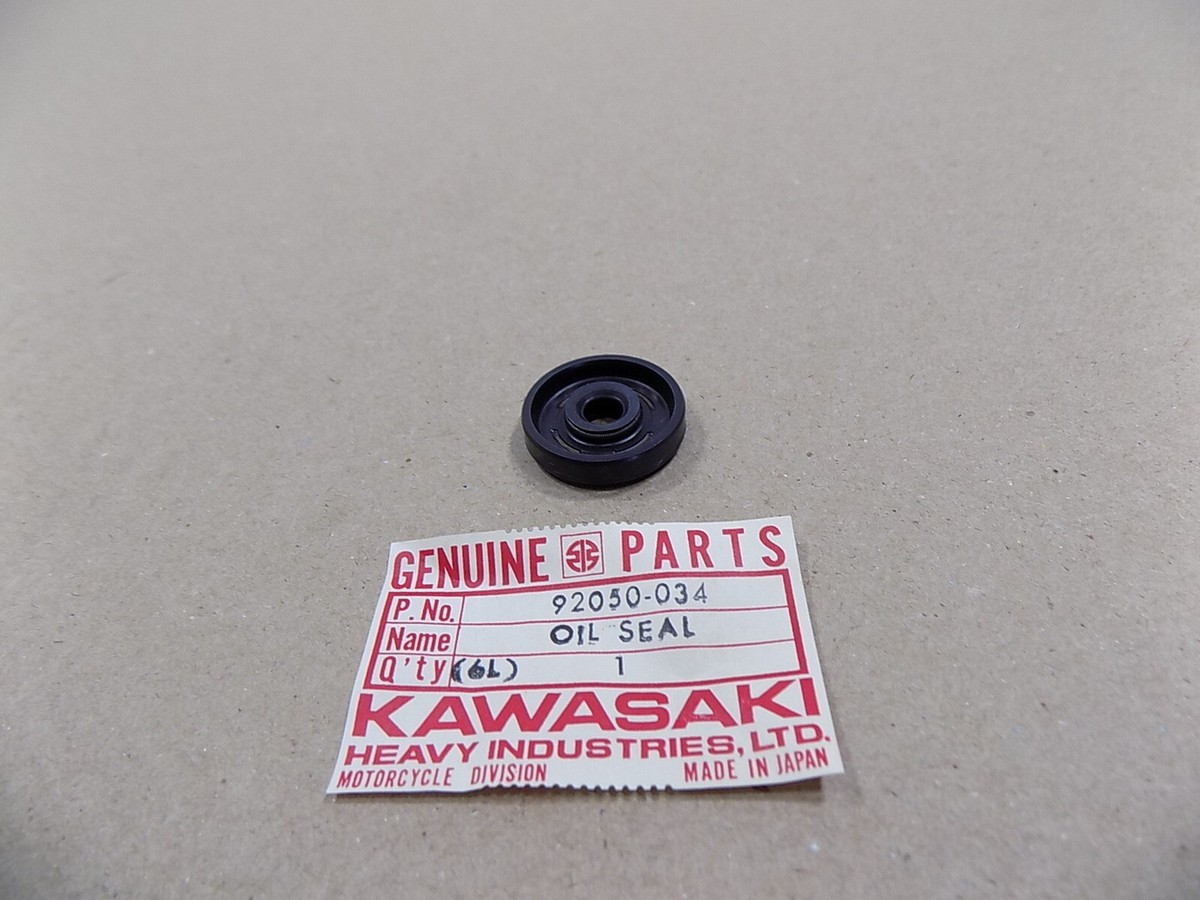 マミヤ　645 クランク　部品 NEW OEM KAWASAKI CLUTCH PUSH ROD OIL SEAL / 92050-034 / F5 F8 F9