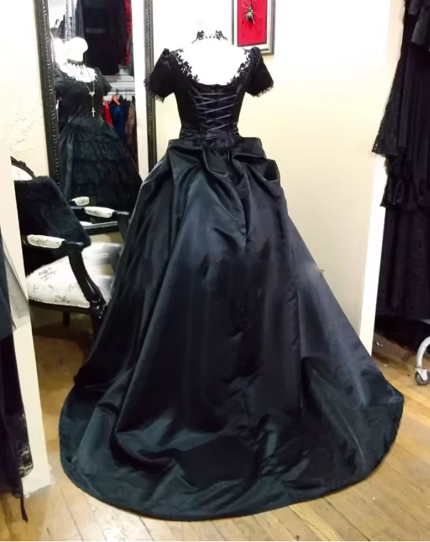 Vintage Victorian Black Wedding Dresses Gothic Short Sleeve Lace Up Plus Size - Image 2 of 4