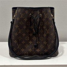 Louis Vuitton Monogram NeoNoe MM Bucket Draws...