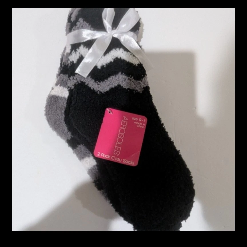 NUEVO 2 piezas Calcetines acogedores en aerosoles negros, blancos y grises talla 9-11 Foto 4 de 4