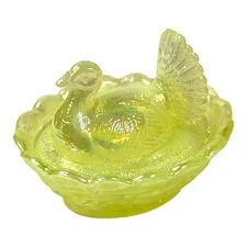 Turkey on Nest 2.5" Boyd Glass 2000 Vaseline Lemon Splash Carnival GLOWS Green