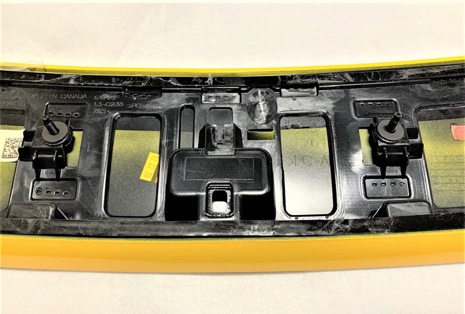 5NN77RY4AE 全新后锅炉中心 仅适用于 2015 - 2021 道奇充电器 黄色 — 第 3/4 张图片