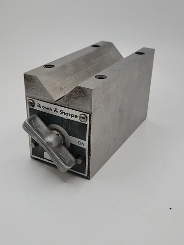 Brown and Sharpe Magnetic V-block 750-D 
