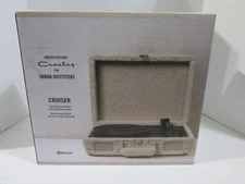Crosley CR8005U-CS1 Cruiser Portable Turntable - RARE FUZZY limited edition !!