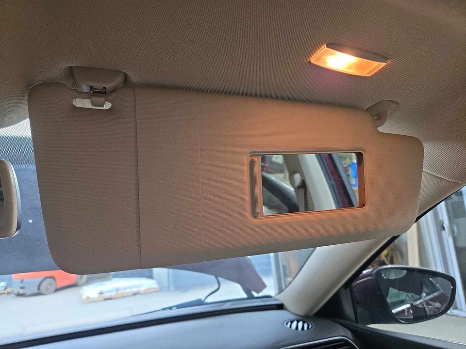 Used Right Sun Visor fits: 2012 Volkswagen Passat w/illuminated roof mounted Rig - Image 2 of 4