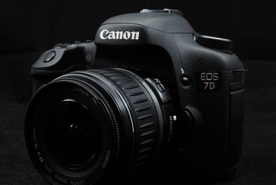  2885 Shutter count T.Mint Canon EOS 7D DSLR Digital Professional Camera w/Lens