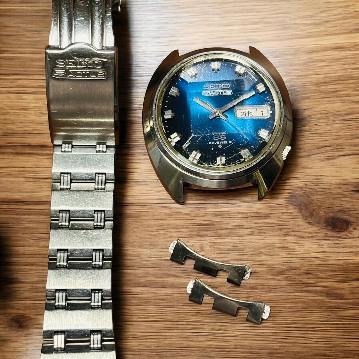 Vintage SEIKO 5 ACTUS SS 6106-7600 Blue Sunbeam Dial 25J Automatic