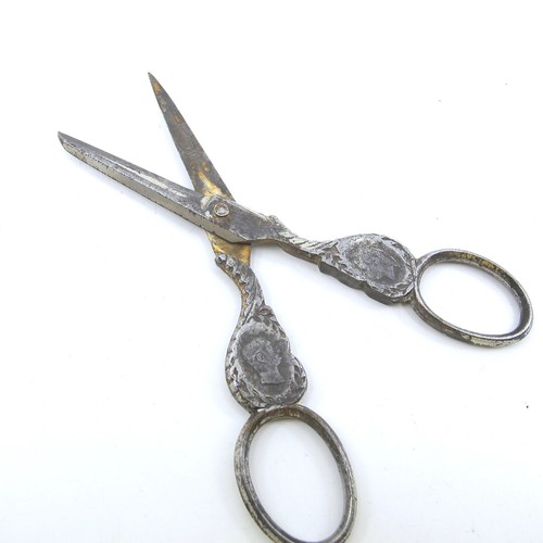 CORONATION SEWING SCISSORS King Edward VII Queen Alexandra Solingen P.G Souvenir - Picture 8 of 9