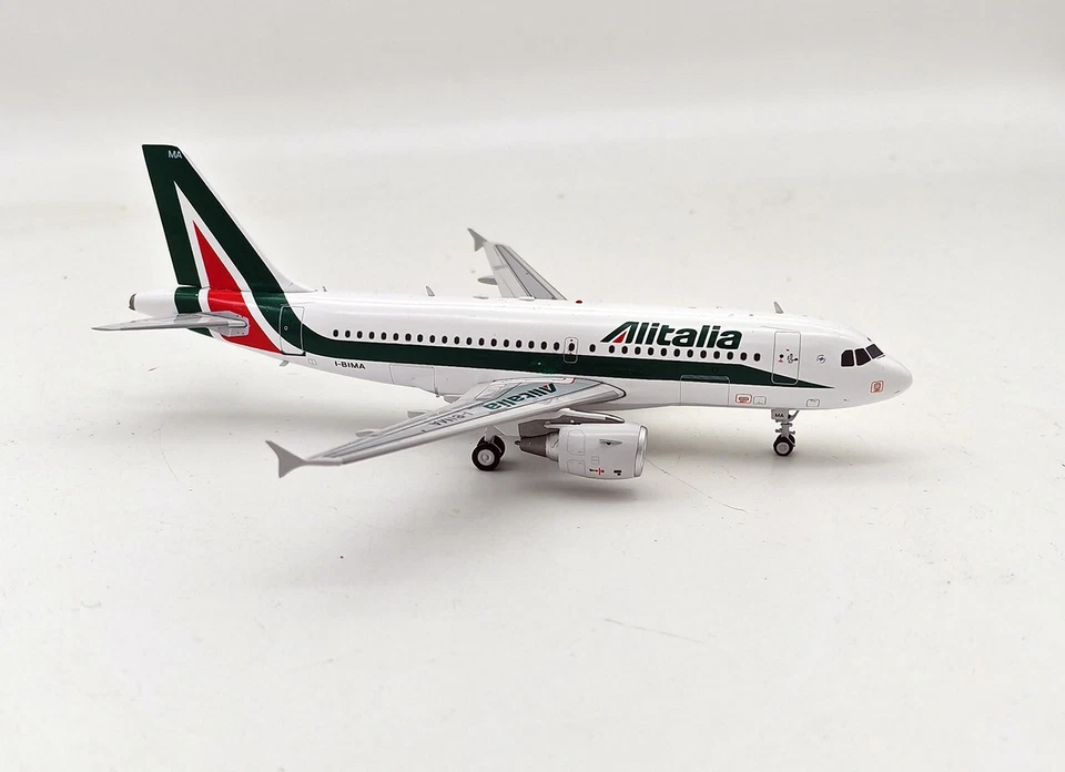 Alitalia A319-112 | Saatchi Livery | 1:200 Detailed Scaled Model | Inflight200 - Immagine 2 di 2