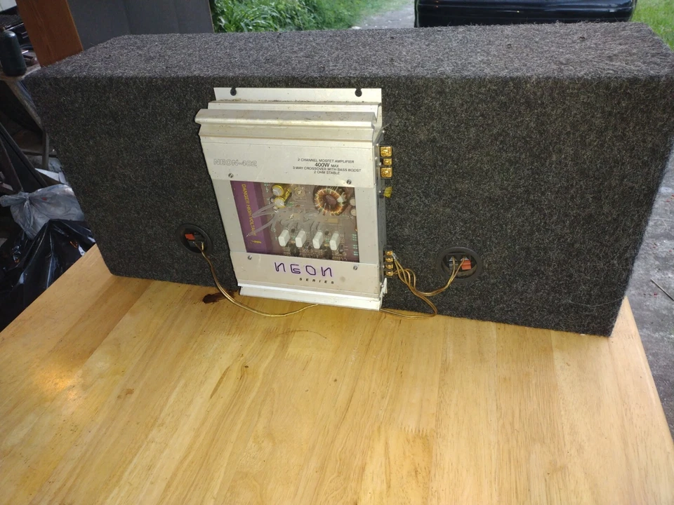 Speaker Box 2 10-in Kicker Competition Speakers And A Splash Neon Series 400w... - Image 3 of 4