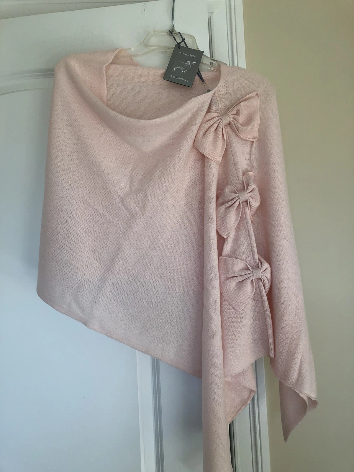 NWT HANNAH ROSE Light Pink with Bows 100% Cashmere Travel Wrap Poncho One Size
