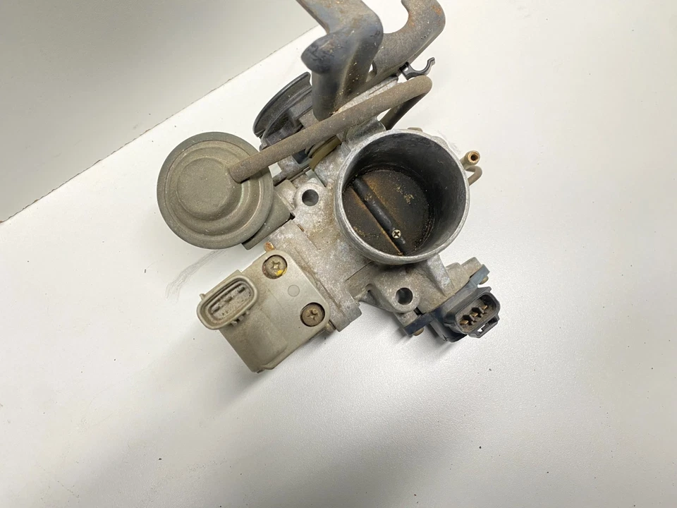 Toyota Solara 2000-2001 4 cilindros cuerpo del acelerador conjunto de válvula OEM, 337-60758 Foto 4 de 4