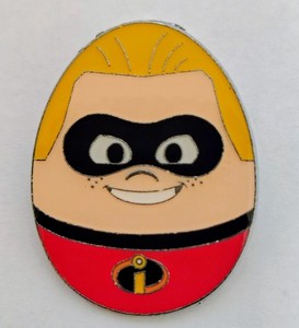 Disney Parks Trading And Collecting Pin The Incredibles HKDL Hong Kong Used 