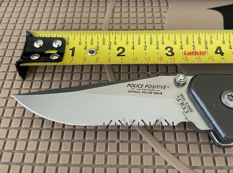 Cuchillo Colt Police Positive United Cutlery Solingen Alemania Liner Lock 440 SS Foto 2 de 4