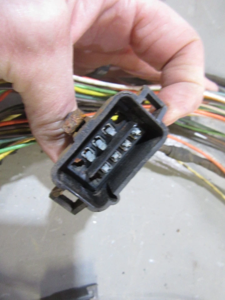 Chevrolet Impala 1968 sedán de 4 puertas interior arnés de cables delantero a trasero cableado Foto 3 de 3