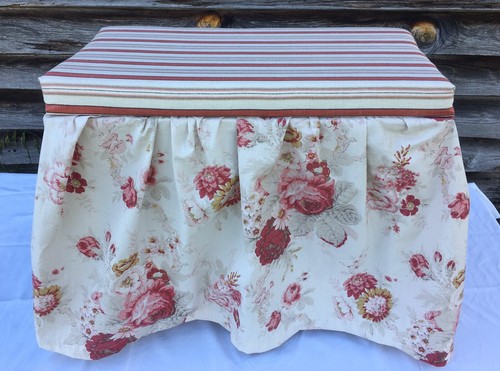 Vanity Bench Stool Pleated Skirt Country Cottage Farmhouse White Red Floral - Picture 2 of 11