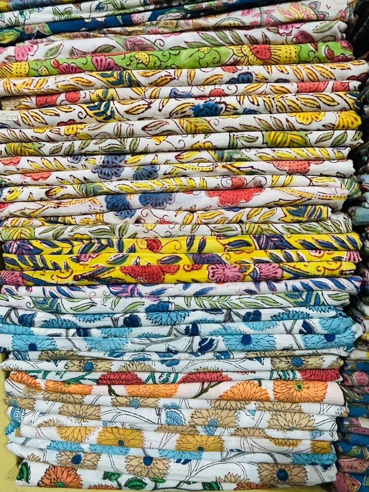 BLOCK PRINT COTTON FABRIC SCRAPS - Image 3 of 4