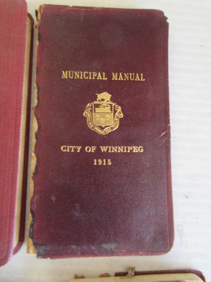 RARE CITY OF WINNIPEG MUNICIPAL HANDBOOKS 1915, 23, 29, 34 & 49 - Image 3 of 4