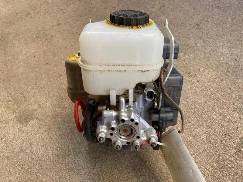 Toyota 4runner SR5 2010-2019 ABS bomba actuador conjunto de cilindro de refuerzo maestro Foto 3 de 3