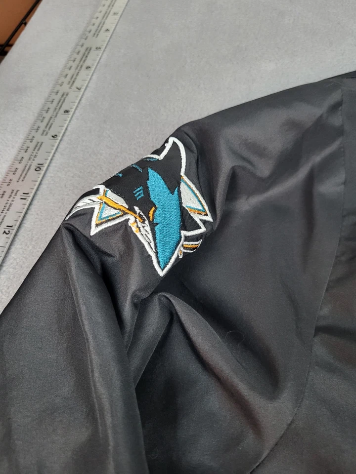 Jaqueta San Jose Sharks Masculina Média Preta Leve Zíper Lateral Bolsa Canguru - Imagem 4 de 4