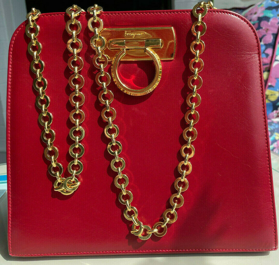 SALVATORE FERRAGAMO VINTAGE GANCINI RED LEATHER SQUARE
