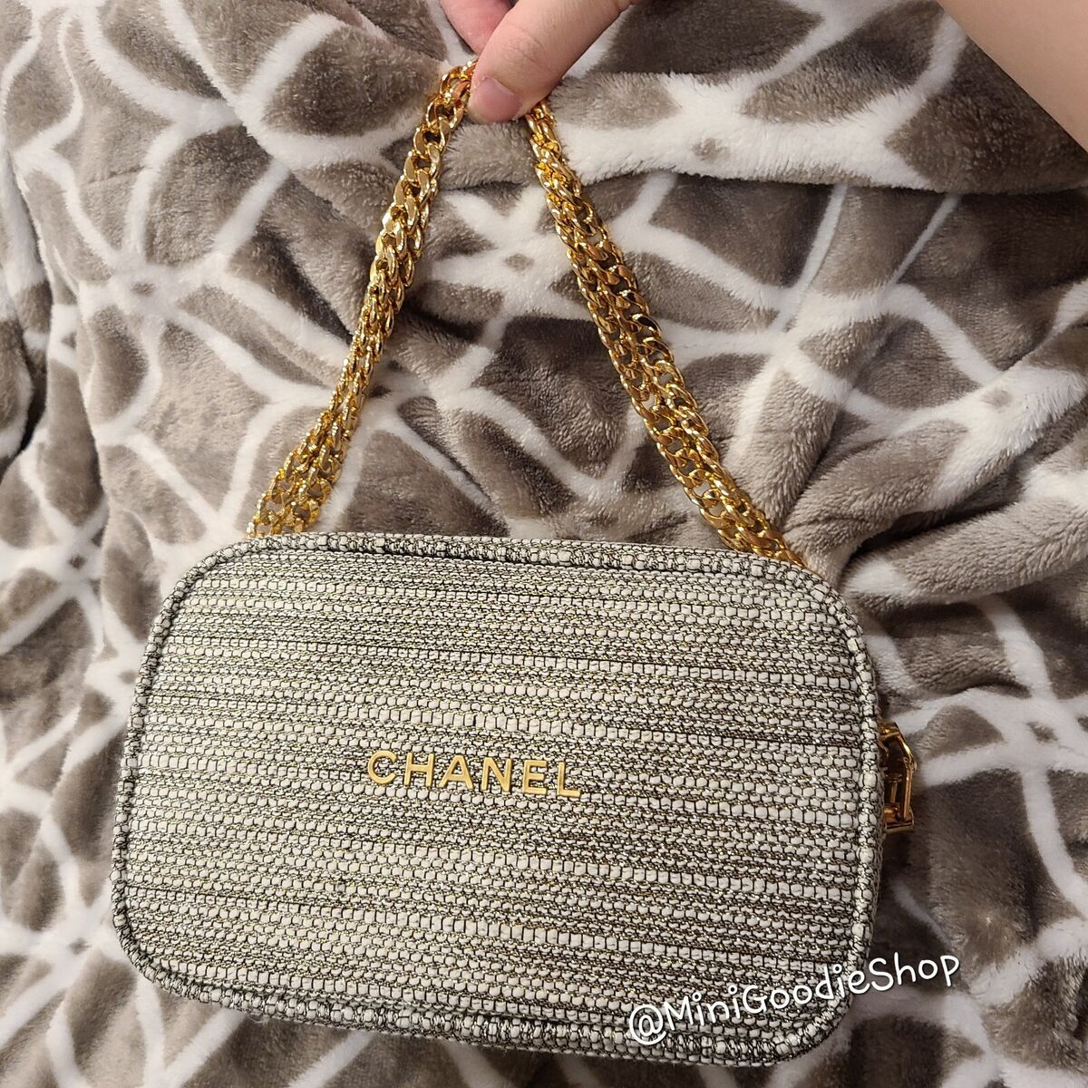*NEW* Authentic Chanel Holiday 2022 Grey Tweed Crossbody Bag Purse/Makeup  Pouch