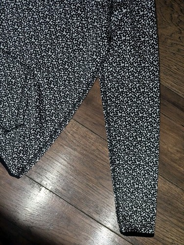 Nike Women's Black & White Therma Fit Fleece Lined Active Outdoor Hoodie Small - Picture 4 of 19