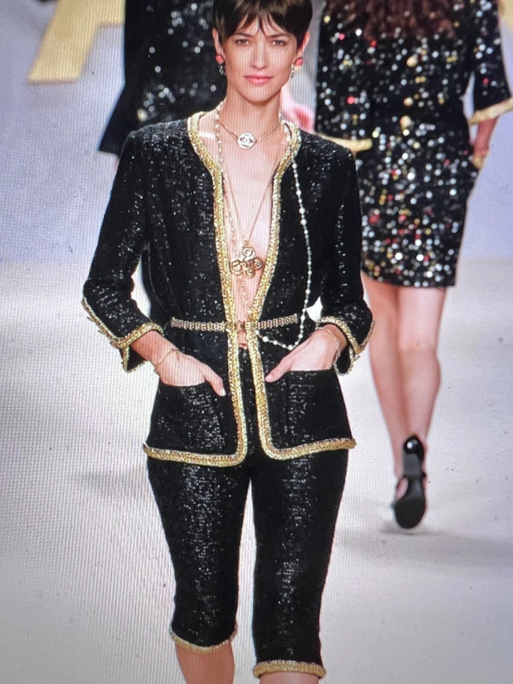 CHANEL 22S NEW TAGS BLACK TWEED GOLD TRIM SEQUIN BERMUDA SHORTS CC FR36-38 $4K