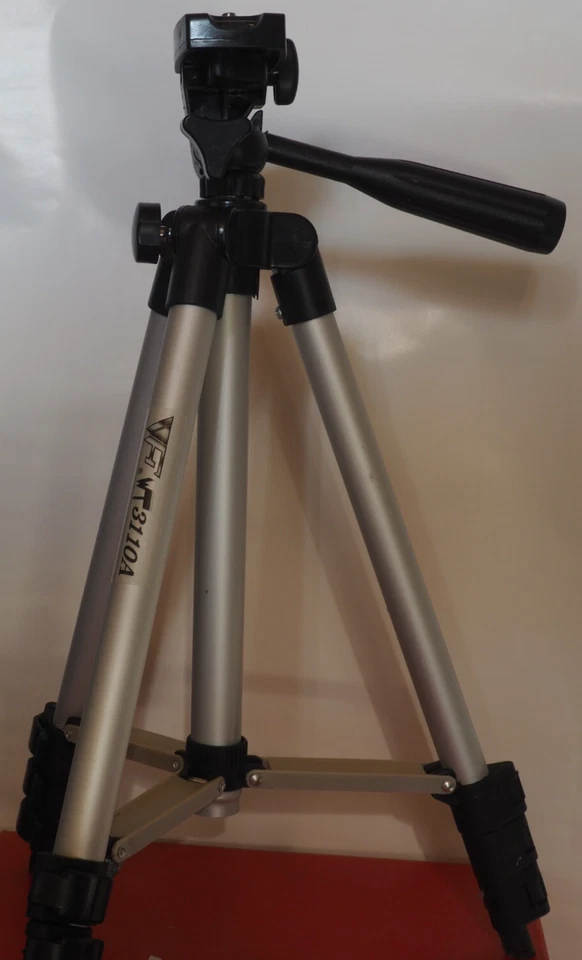 Weifeng WT3110A Camera Using Professional Flexible Aluminum Tripod Silver - Image 4 of 4
